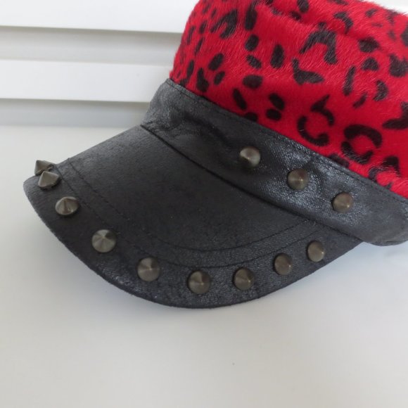 TNC FAUX CALF FUR ANIMAL PATTERN BASEBALL BLACK/RED UNISEX - Picture 3 of 9